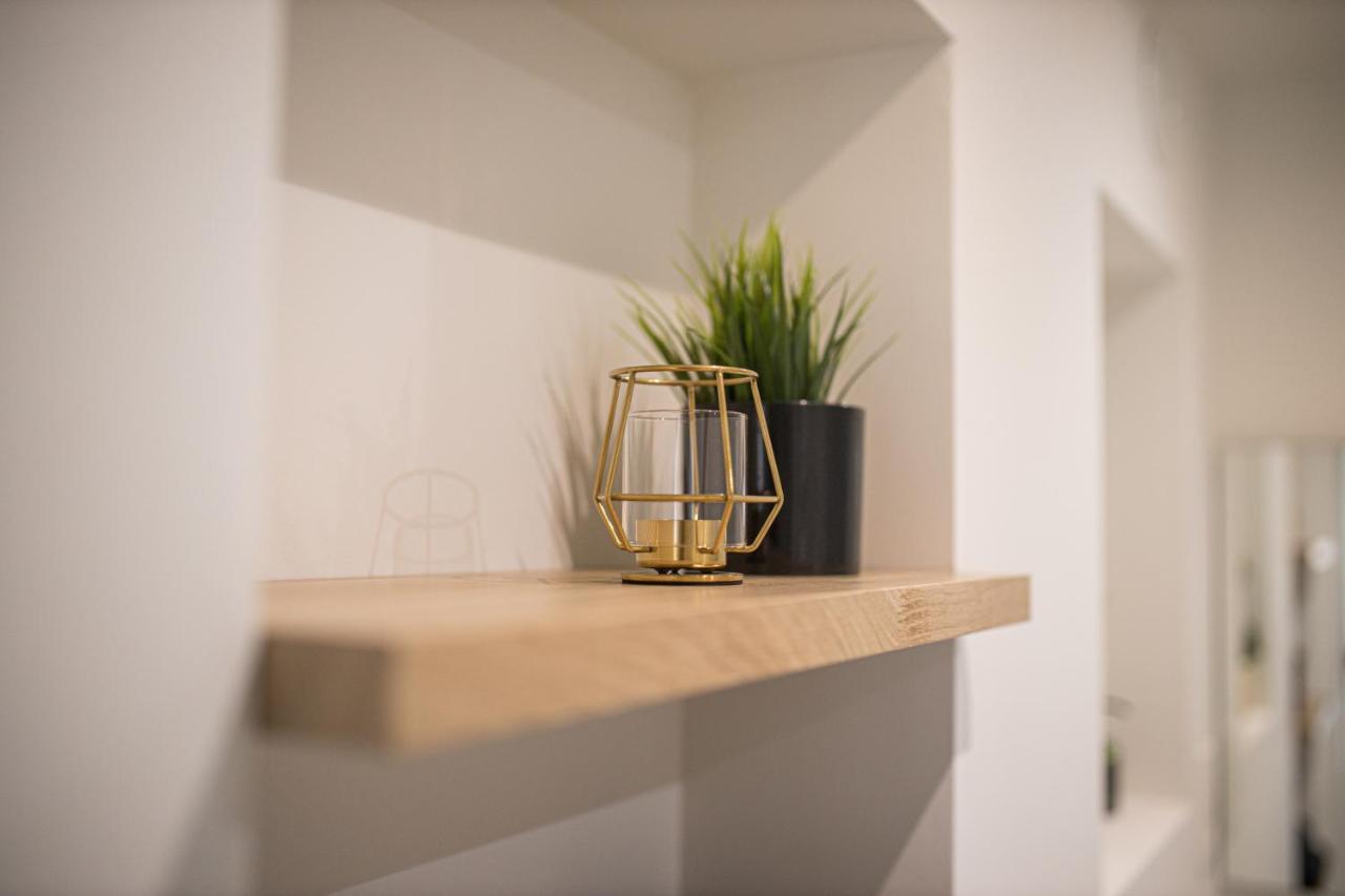 Etage 2 - Appartement In Centrum, 300M Van Zee En Gratis Parking ออสเทนด์ ภายนอก รูปภาพ